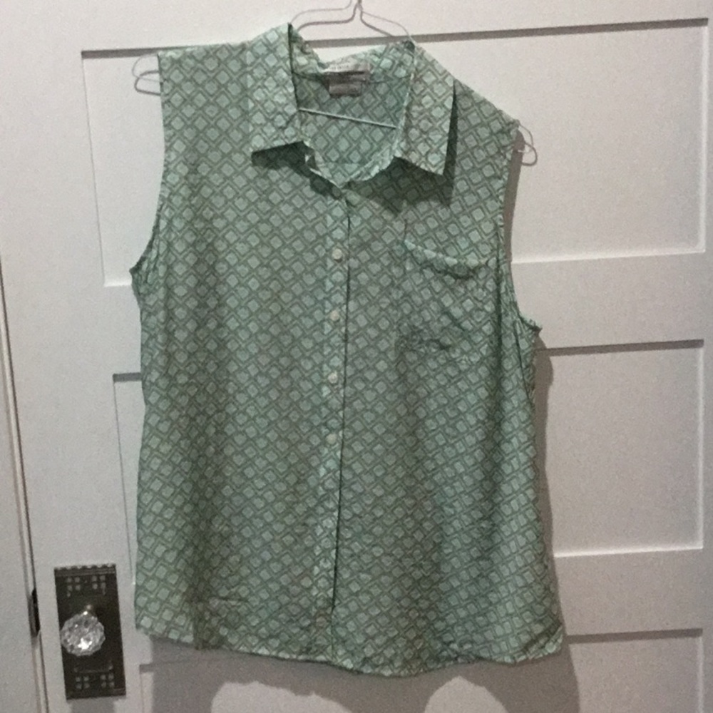 Van Heusen studio Easyfit Sleeveless blouse.